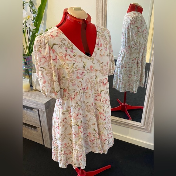 Size 14 - Forever New Tuscany Linen Mini Dress - Willow Floral - Picture 6 of 16